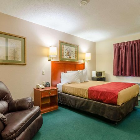 Rodeway Inn Mitchell Kültér fotó