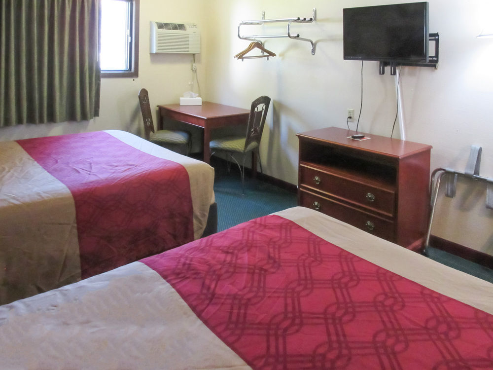 Rodeway Inn Mitchell Kültér fotó